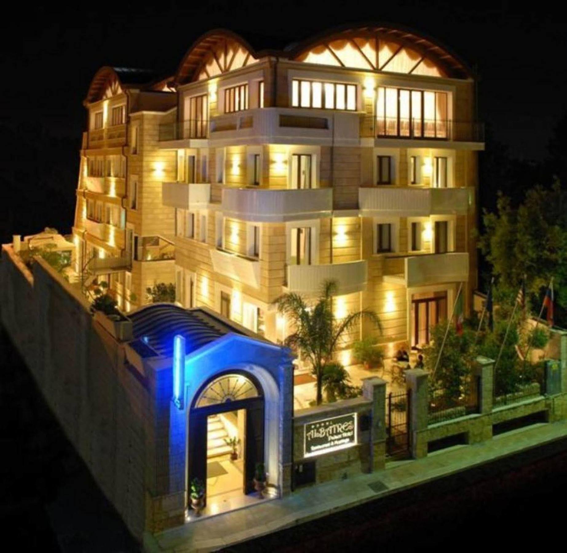 Hotell Albatres Palace 4*